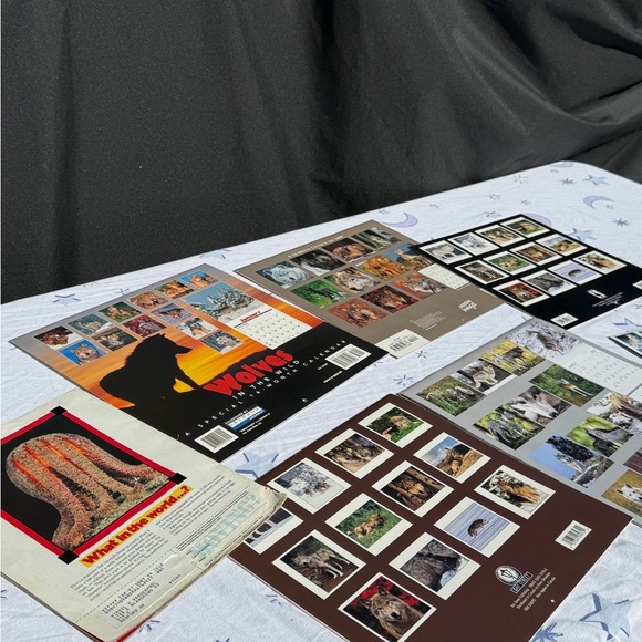 2000 & 2001 Wolves Themed Calendars & National Geographic Magazine - Picture 13 of 14